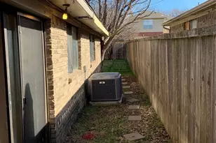 11826 Garden Terrace Dr, Dallas, TX 75243 - Photo 14