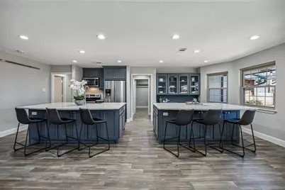 2703 Baldwin Drive, Arlington, TX 76012 - Photo 2