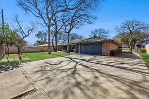 2703 Baldwin Dr, Arlington, TX 76012 - Photo 22