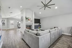 2703 Baldwin Dr, Arlington, TX 76012 - Photo 4