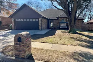 5920 Hilltop Dr, Watauga, TX 76148 - Photo 2