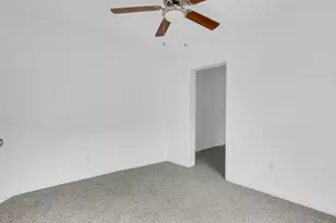 2001 Edmonia Ct, Fort Worth, TX 76105 - Photo 12