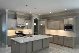 337 Lucille St, Irving, TX 75060 - Photo 2