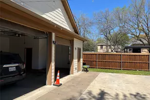 337 Lucille St, Irving, TX 75060 - Photo 38