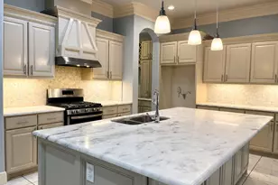 337 Lucille St, Irving, TX 75060 - Photo 2