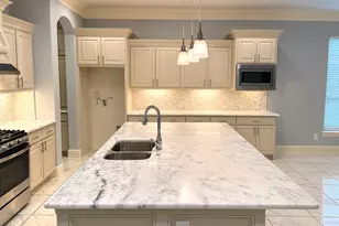 337 Lucille St, Irving, TX 75060 - Photo 6