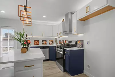 806 Laguna Drive, Garland, TX 75043 - Photo 10