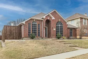 2878 Crestview Dr, Lewisville, TX 75067 - Photo 2