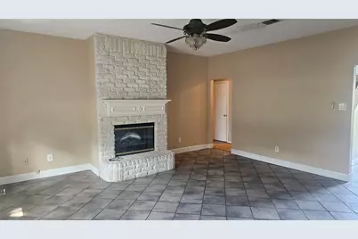 4902 Landrun Lane, Arlington, TX 76017 - Photo 4