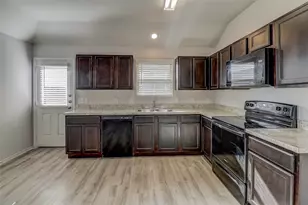 1601 Oriole Dr, Ennis, TX 75119 - Photo 4