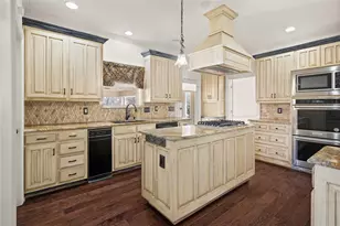 5000 Bridgewater Dr, Arlington, TX 76017 - Photo 6