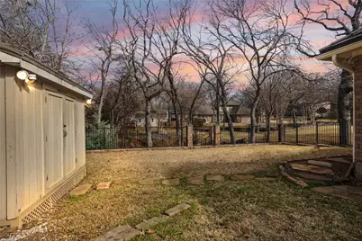 5000 Bridgewater Drive, Arlington, TX 76017 - Photo 26