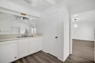 13351 Kit Ln, Dallas, TX 75240 - Photo 12