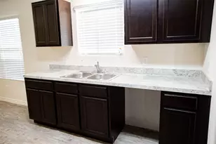 1710 Swallow Dr, Ennis, TX 75119 - Photo 4