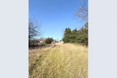 105 E Riley, Wortham, TX 76693 - Photo 8