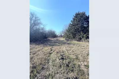 105 E Riley, Wortham, TX 76693 - Photo 4