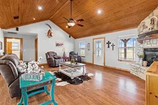 670 Farm Road 196 N, Blossom, TX 75416 - Photo 2