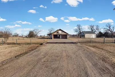 670 Farm Road 196 N, Blossom, TX 75416 - Photo 38