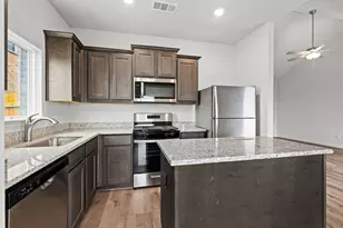 319 Julian Davis Dr, Venus, TX 76084 - Photo 2