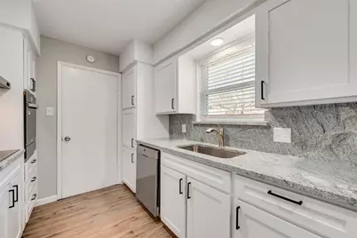 1124 Sherwood Drive, Bedford, TX 76022 - Photo 8