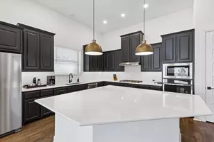 6221 Escarpment Dr, Fort Worth, TX 76112 - Photo 2