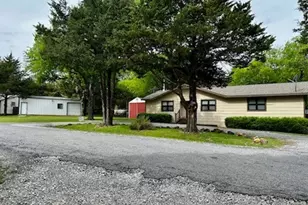 55 N Elm, Pottsboro, TX 75076 - Photo 2