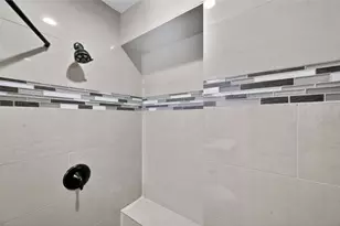 18040 Midway Rd, Dallas, TX 75287 - Photo 20