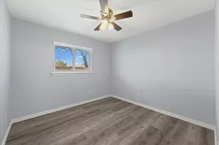 802 La Fiesta Dr, Grand Prairie, TX 75052 - Photo 12