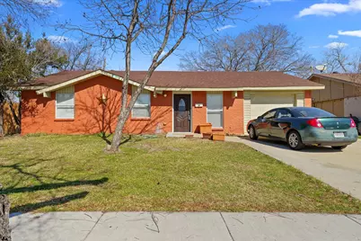 802 La Fiesta Drive, Grand Prairie, TX 75052 - Photo 1