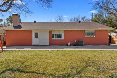 802 La Fiesta Drive, Grand Prairie, TX 75052 - Photo 18