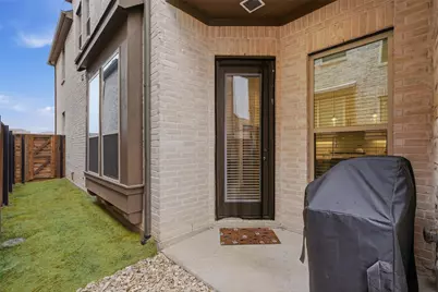 8029 Pine Island Way, McKinney, TX 75071 - Photo 4