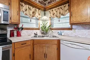 501 W College St, Rising Star, TX 76471 - Photo 10