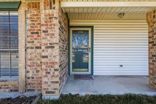 5722 Westchase Dr, North Richland Hills, TX 76180 - Photo 4