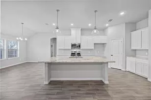 640 Mooney Dr, Saginaw, TX 76179 - Photo 2