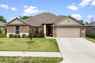 640 Mooney Dr, Saginaw, TX 76179 - Photo 2