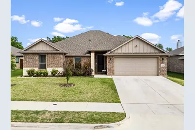 640 Mooney Drive, Saginaw, TX 76179 - Photo 2
