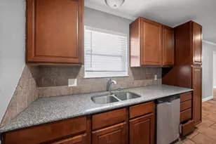 712 Sue Ann Ln, Burleson, TX 76028 - Photo 14