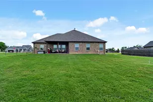 141 Walnut St, Paradise, TX 76073 - Photo 8