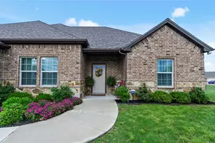 141 Walnut St, Paradise, TX 76073 - Photo 6
