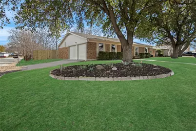 5820 Denise Drive, Haltom City, TX 76148 - Photo 2