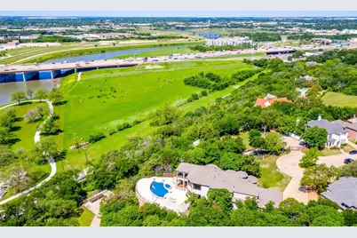 1001 Brae Court, Fort Worth, TX 76111 - Photo 12