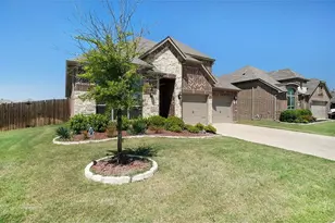 744 Shadow River Dr, Saginaw, TX 76179 - Photo 2