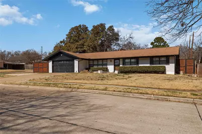 1422 Glenwick Lane, Irving, TX 75060 - Photo 2