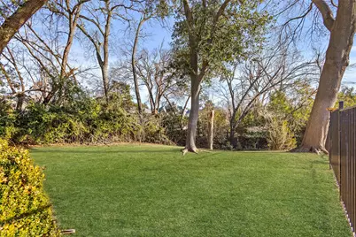 10112 Candlebrook Drive, Dallas, TX 75243 - Photo 30