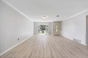 519 Staffordshire Dr, Irving, TX 75061 - Photo 8