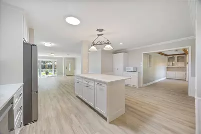 519 Staffordshire Drive, Irving, TX 75061 - Photo 12