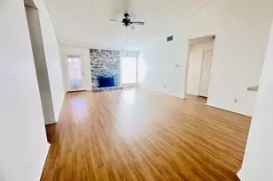 2128 Cay Ct, Irving, TX 75060 - Photo 2