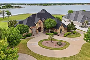 110 Eagle Point Dr, Waxahachie, TX 75165 - Photo 2