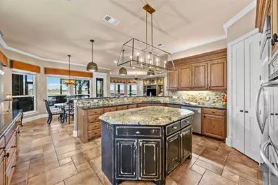 110 Eagle Point Drive, Waxahachie, TX 75165 - Photo 12