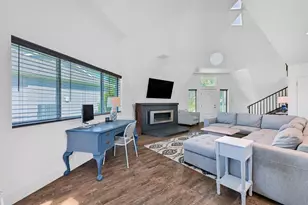 114 E Seminole Dr, Lake Kiowa, TX 76240 - Photo 8